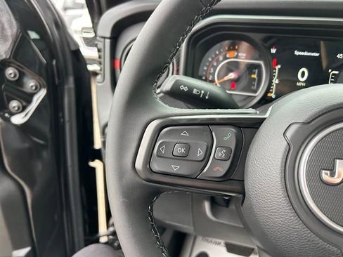 New 2025 Jeep Wrangler Unlimited Rubicon AWD/4WD image 22