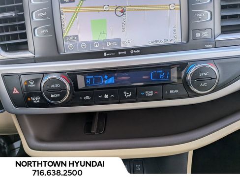 Used 2019 Toyota Highlander XLE image 23