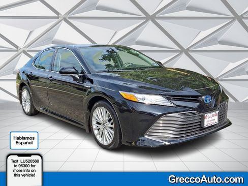 Used 2020 Toyota Camry XLE FWD image 1