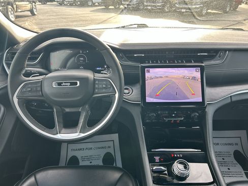 Certified 2024 Jeep Grand Cherokee Limited image 16