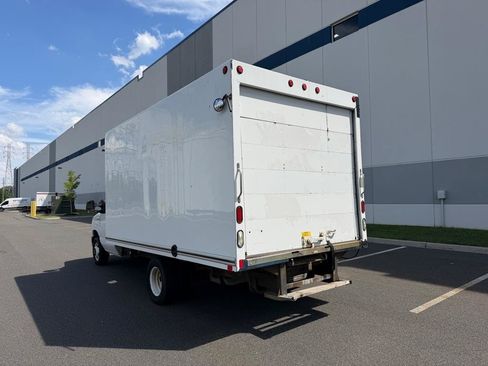 Used 2019 Ford E-350 and Econoline 350 Super Duty w/ Power Windows & Locks Group RWD image 9