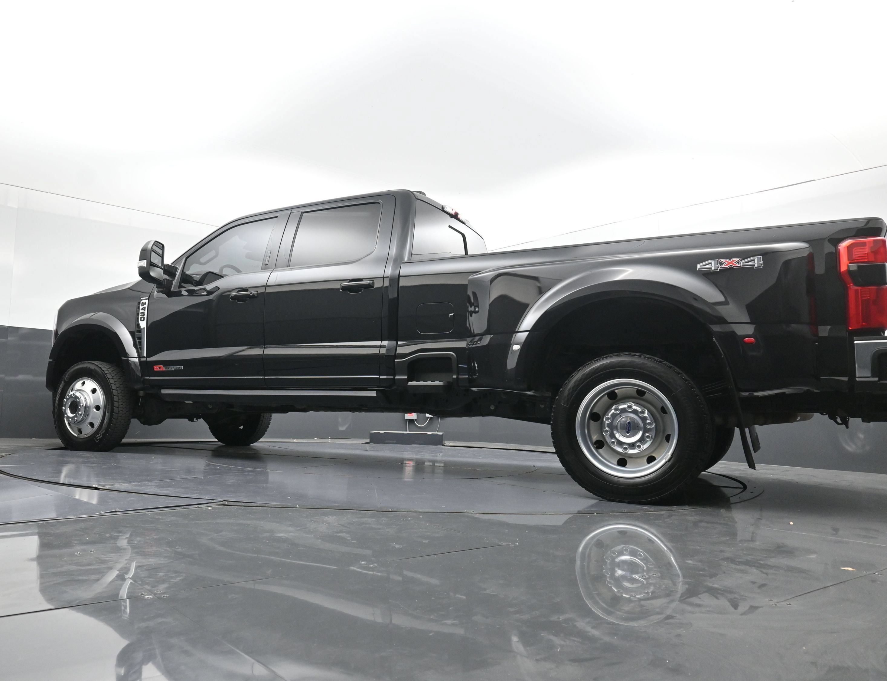 Used 2024 Ford F450 Lariat w/ Lariat Ultimate Package AWD/4WD image 28