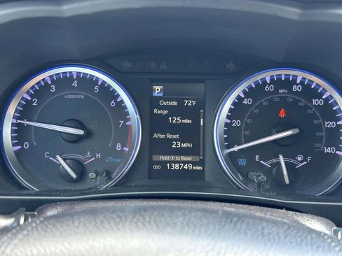 Used 2019 Toyota Highlander SE AWD/4WD image 35