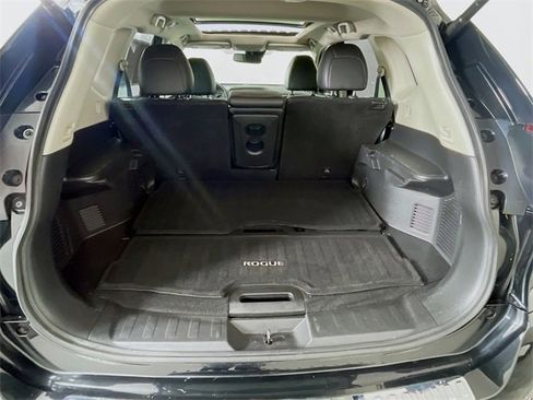 Used 2018 Nissan Rogue SL w/ Premium Package image 29