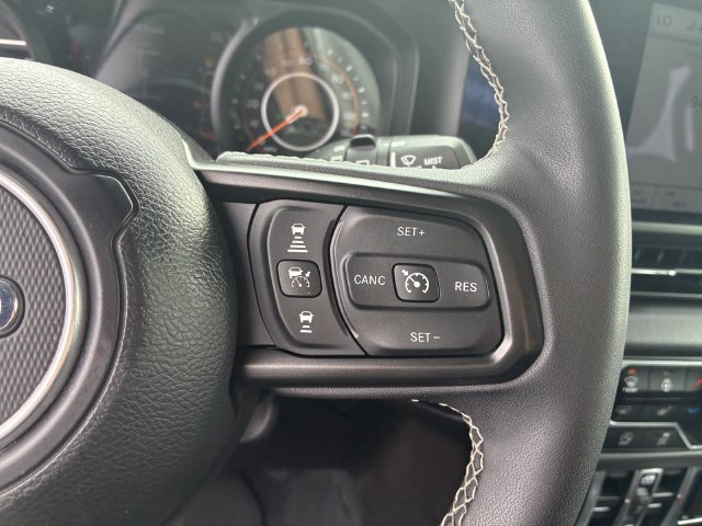 Used 2025 Jeep Wrangler Unlimited Rubicon w/ Convenience Group AWD/4WD image 24