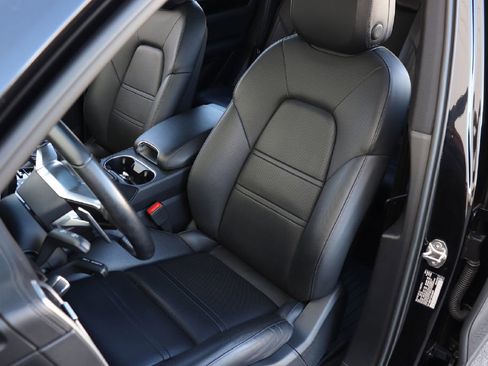 Used 2019 Porsche Cayenne S image 18