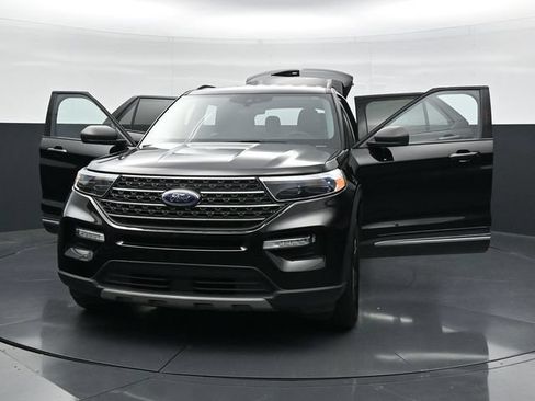Used 2023 Ford Explorer XLT w/ Equipment Group 202A AWD/4WD image 52