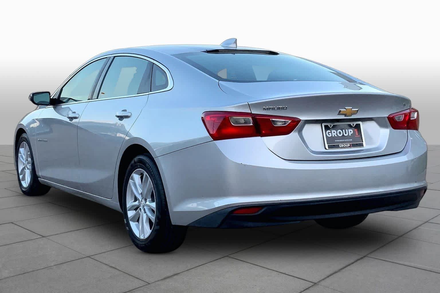 Used 2018 Chevrolet Malibu LT FWD image 11
