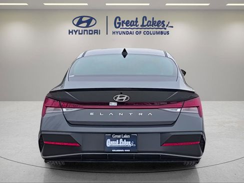 New 2026 Hyundai Elantra SEL Sport Premium FWD image 4