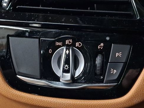 Certified 2022 BMW 530i xDrive w/ Convenience Package image 23