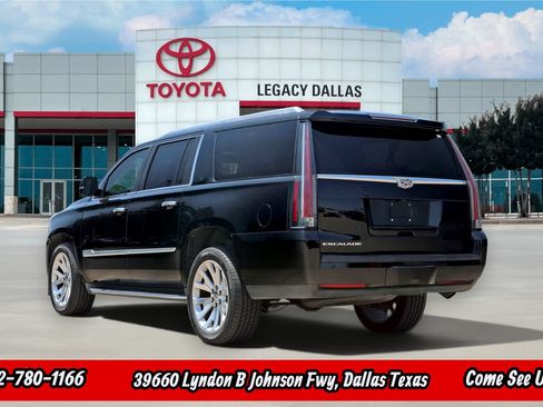 Used 2016 Cadillac Escalade ESV Luxury RWD image 8