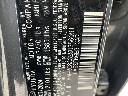 Used 2025 Hyundai Venue SEL image 28