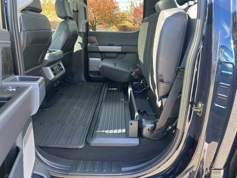 Used 2025 Ford F350 Lariat w/ Black Appearance Package image 28