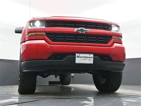 Used 2018 Chevrolet Silverado 1500 Custom w/ Custom Value Package image 40