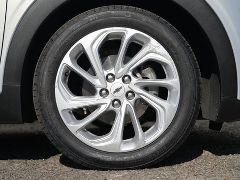 Used 2022 Chevrolet Bolt EUV LT image 12