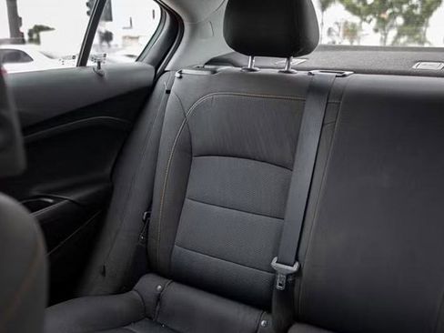 Used 2019 Chevrolet Cruze Sedan image 16