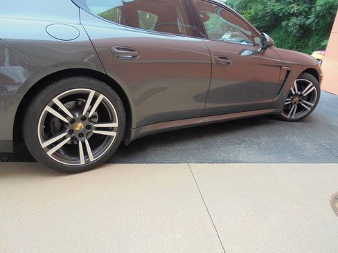 Used 2015 Porsche Panamera 4 AWD/4WD image 26