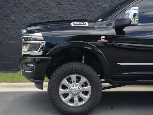 Used 2025 RAM 2500 Limited AWD/4WD image 39