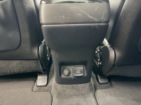 Used 2022 Kia Telluride SX w/ SX Prestige Package image 32