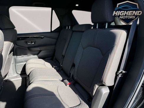 Used 2025 Honda Pilot Sport image 16