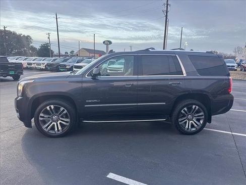 Used 2017 GMC Yukon Denali image 12