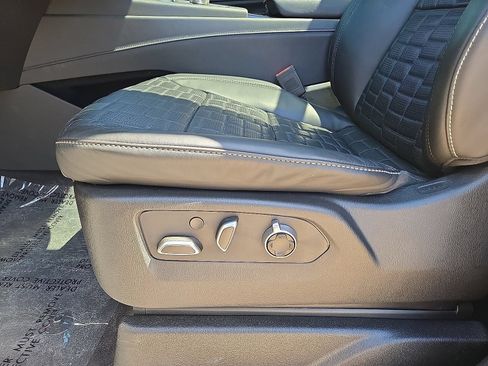 Used 2024 Cadillac Escalade V AWD/4WD image 23