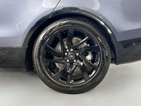Used 2025 Land Rover Discovery Dynamic SE AWD/4WD image 34
