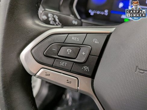 Used 2024 Volkswagen Jetta SE w/ Black Wheel Package image 15