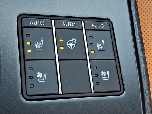 Used 2024 Lexus UX 250h AWD w/ Premium Package image 24