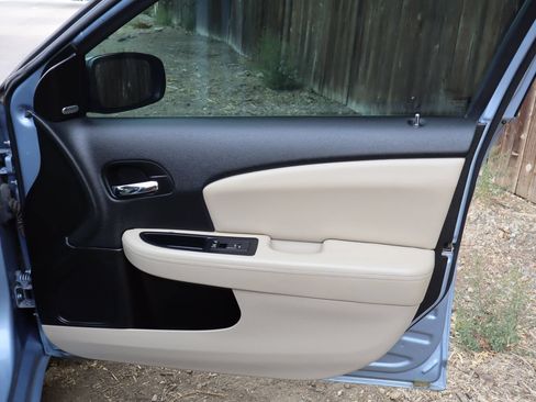 Used 2014 Chrysler 200 Limited FWD image 26