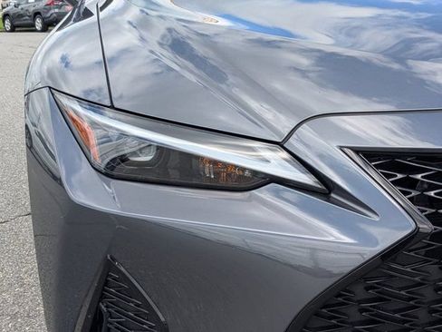 Used 2025 Lexus IS 350 F Sport RWD image 10