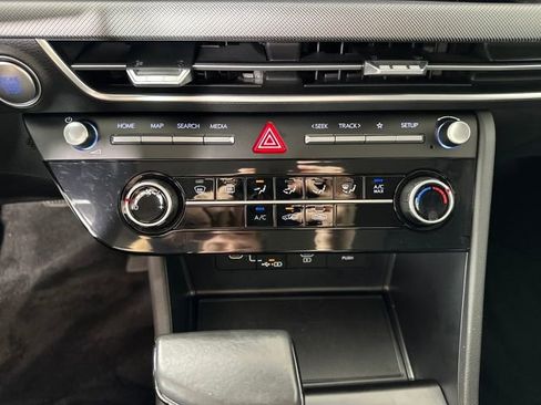 Certified 2025 Hyundai Sonata SE image 42