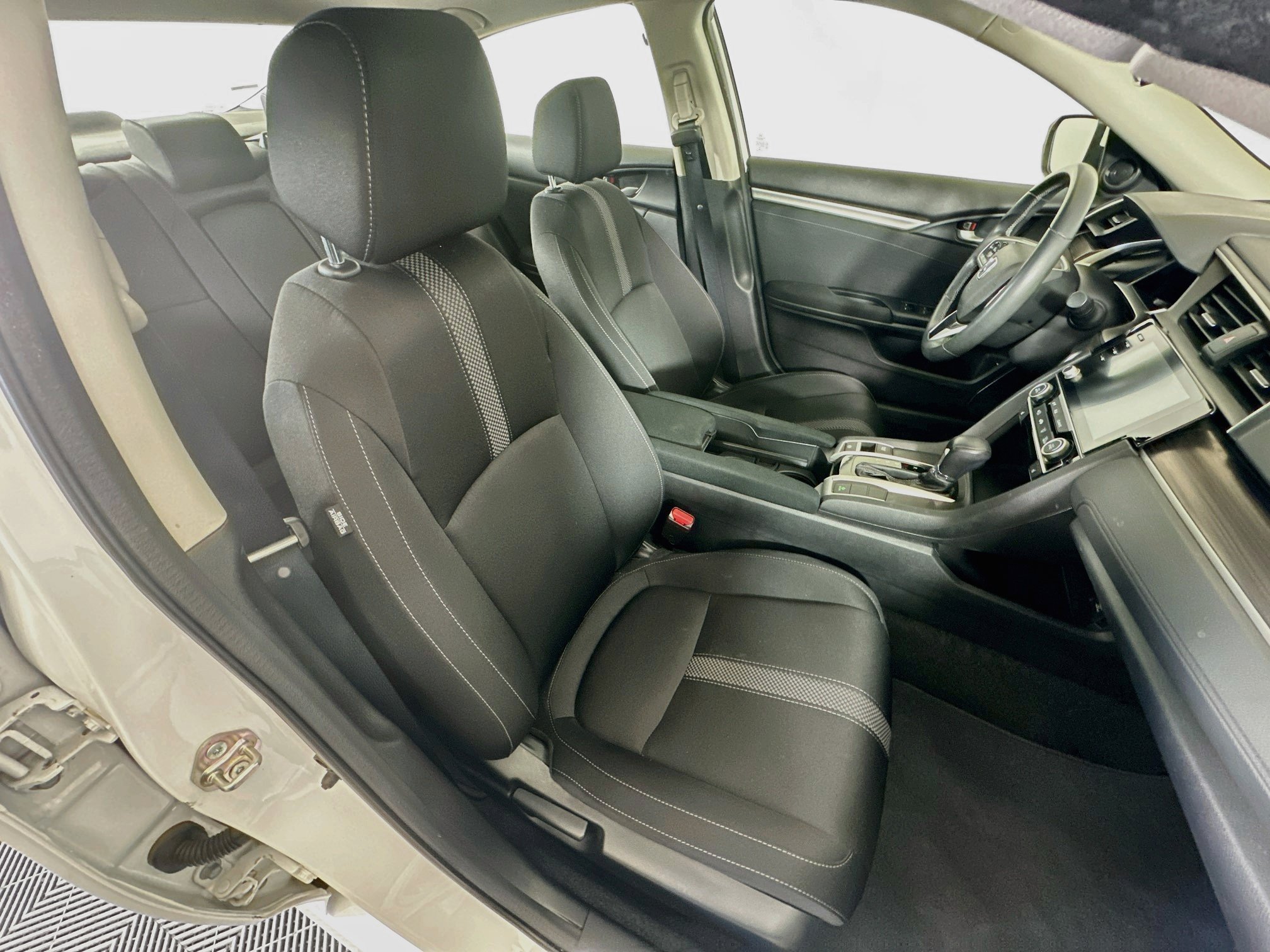 Used 2019 Honda Civic EX image 29