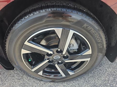 Used 2025 Nissan Sentra SV FWD image 7