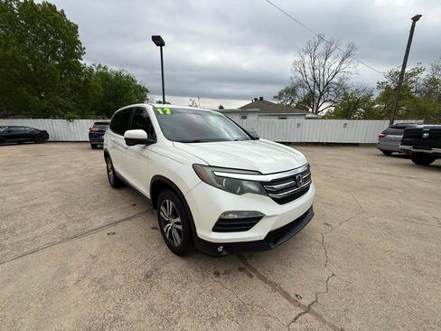 Used 2017 Honda Pilot EX image 10