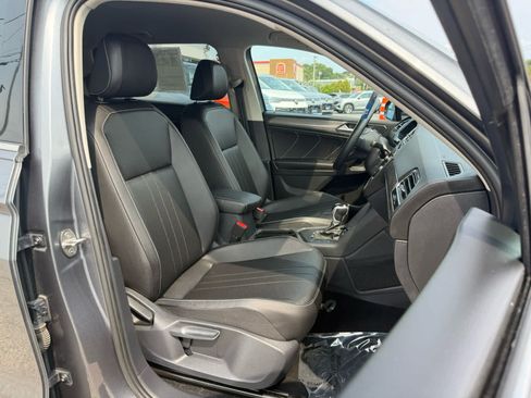 Certified 2023 Volkswagen Tiguan SE FWD image 10