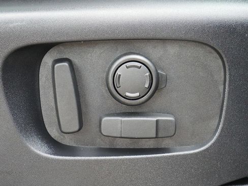 Used 2025 Land Rover Discovery Metropolitan Edition AWD/4WD image 79