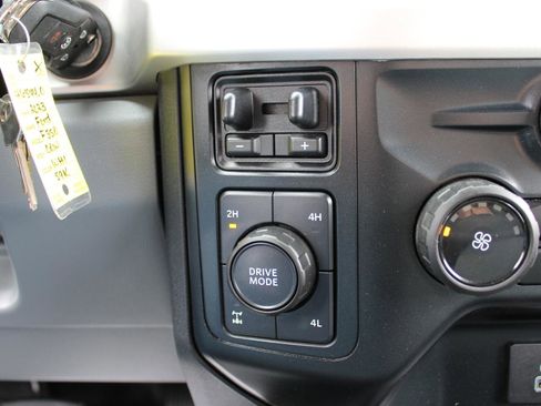 Used 2023 Ford F350 XLT w/ FX4 Off-Road Package AWD/4WD image 34