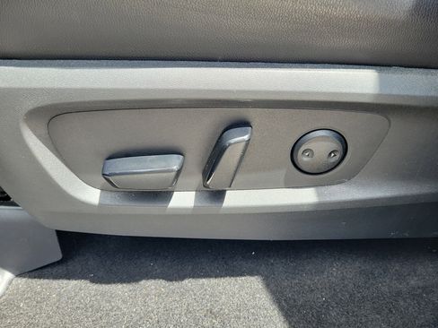 Certified 2024 Nissan Pathfinder SL FWD image 14