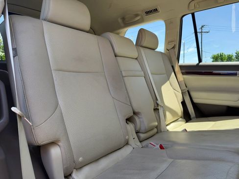 Used 2014 Lexus GX 460 w/ Premium Package AWD/4WD image 17