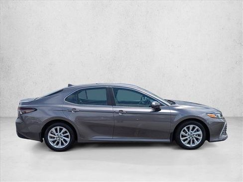 Used 2024 Toyota Camry LE FWD image 4