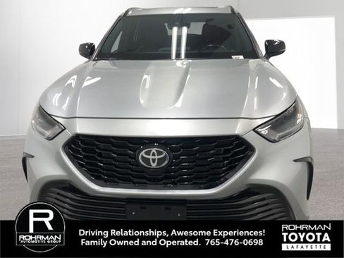 Used 2023 Toyota Highlander XSE AWD/4WD image 10