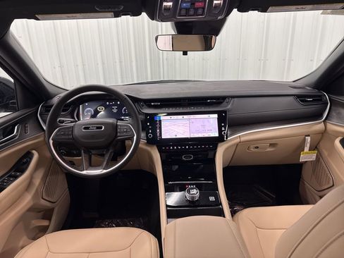 New 2026 Jeep Grand Cherokee L Limited image 17