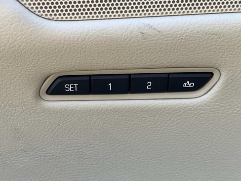 Used 2017 Cadillac XT5 Luxury w/ Driver Awareness Package FWD image 30