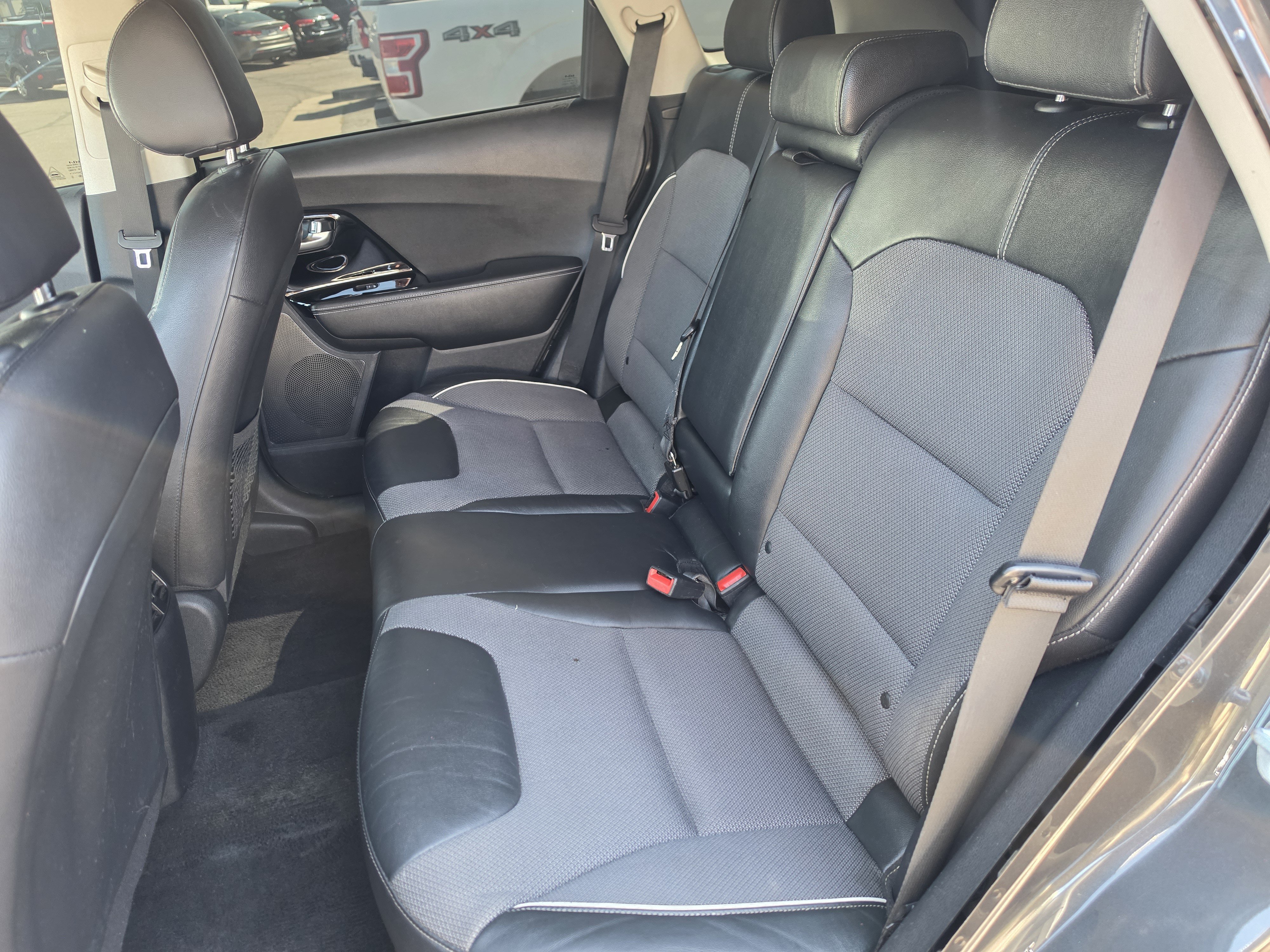 Used 2022 Kia Niro EX FWD image 20