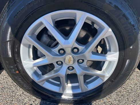 Used 2023 Chevrolet Equinox LT image 12