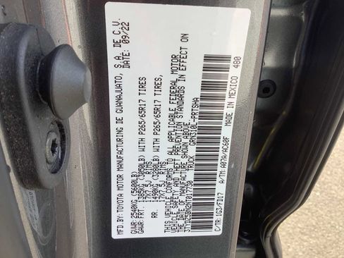 Used 2022 Toyota Tacoma TRD Sport w/ Technology Package image 21