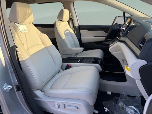 New 2026 Honda Odyssey EX-L image 15