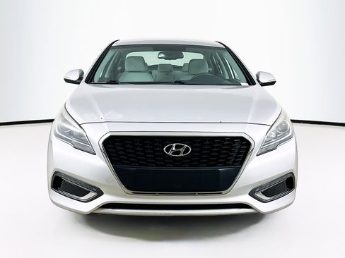 Used 2016 Hyundai Sonata SE FWD image 2