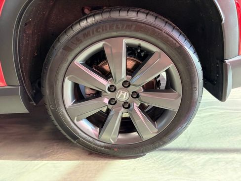 Used 2025 Honda Pilot Sport image 25